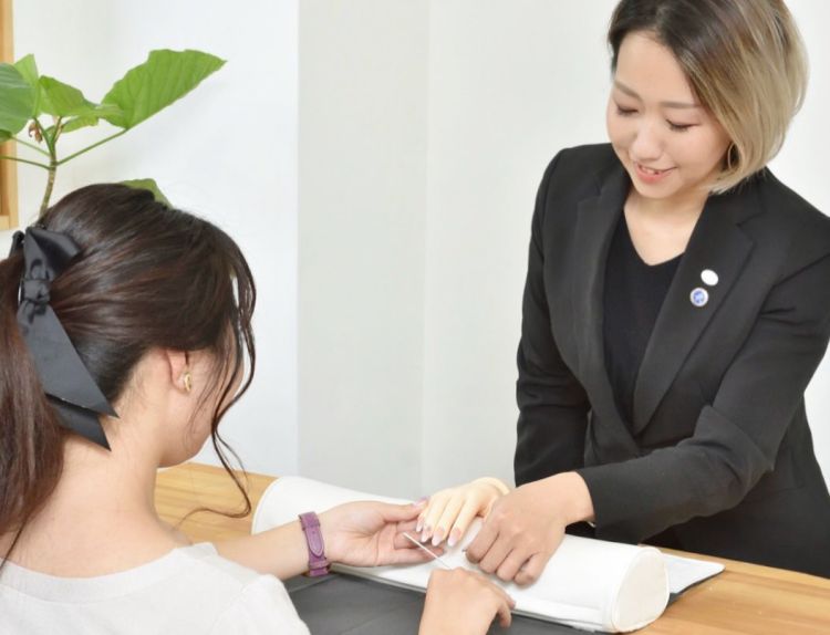 少人数制ネイルスクールTIAM